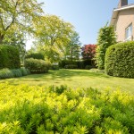 parkachtige-tuin-doorkijken-vrijstaande-woning-moderne-uitstraling-3